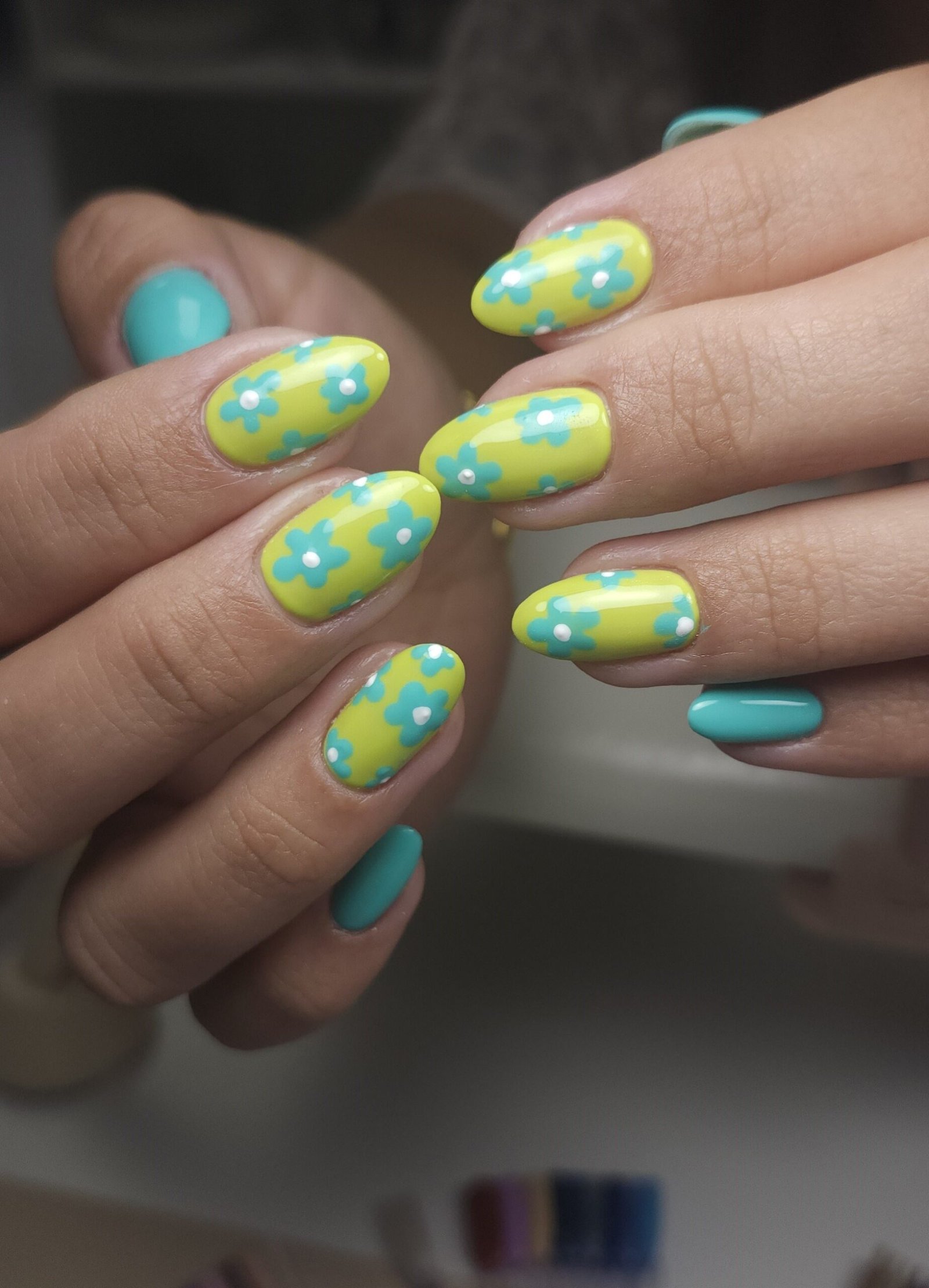 Mixed-media nail set with yellow and teal floral pattern